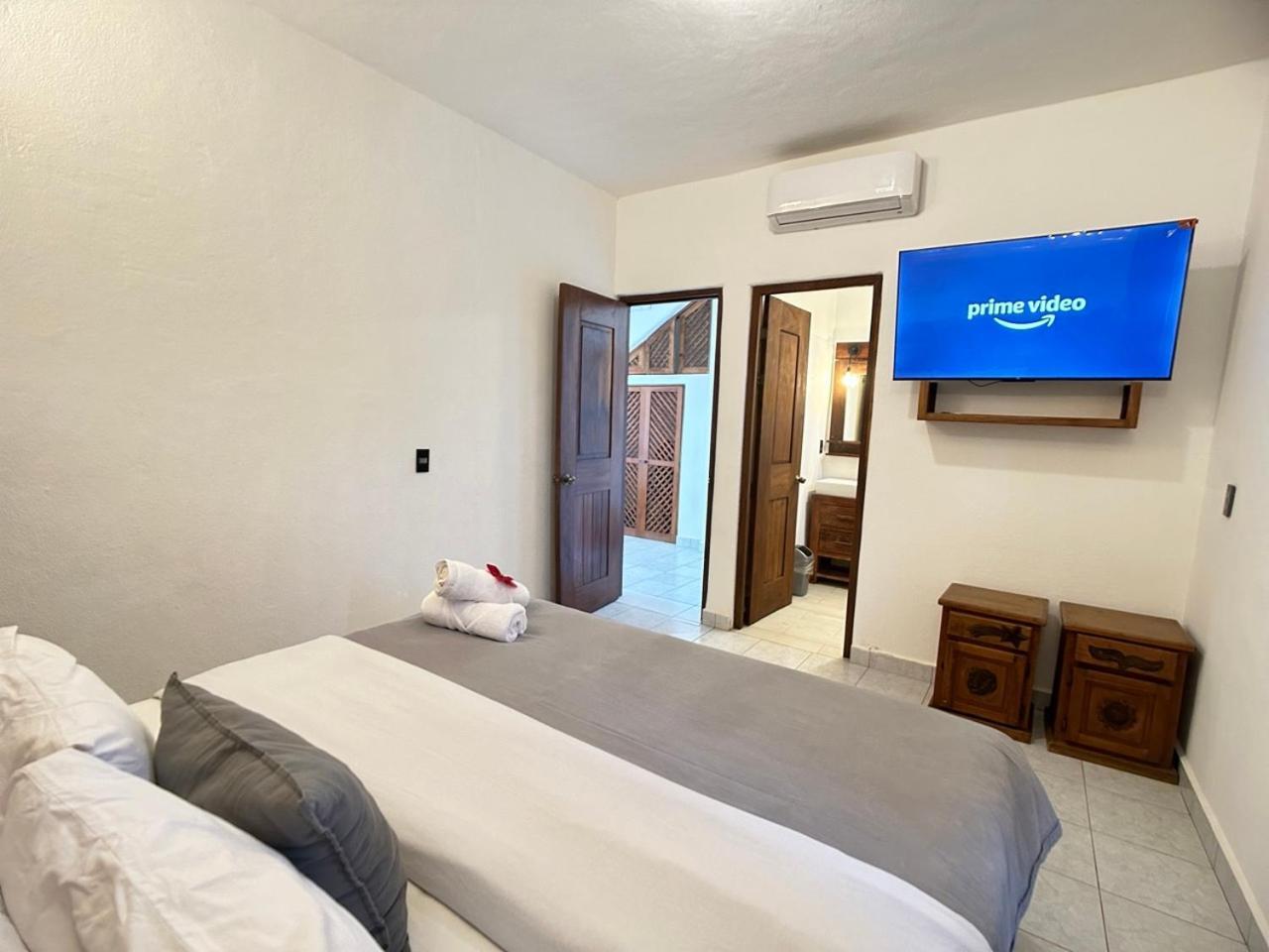 Hotel Tres Santos ตรอนโกเนส ภายนอก รูปภาพ