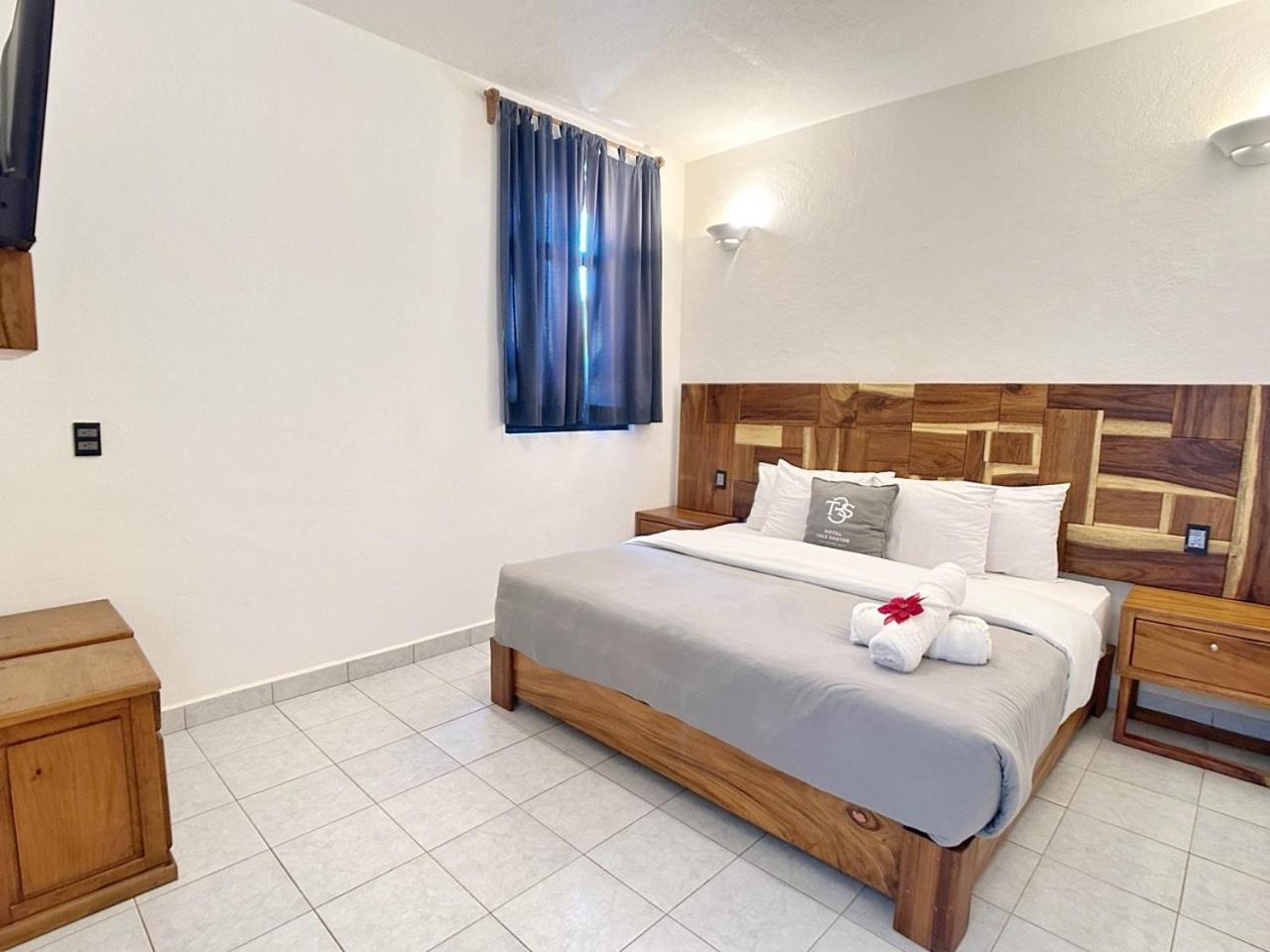 Hotel Tres Santos ตรอนโกเนส ภายนอก รูปภาพ