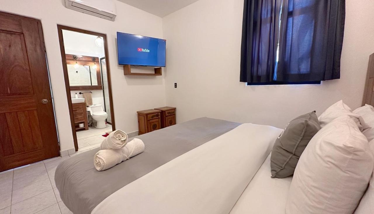 Hotel Tres Santos ตรอนโกเนส ภายนอก รูปภาพ
