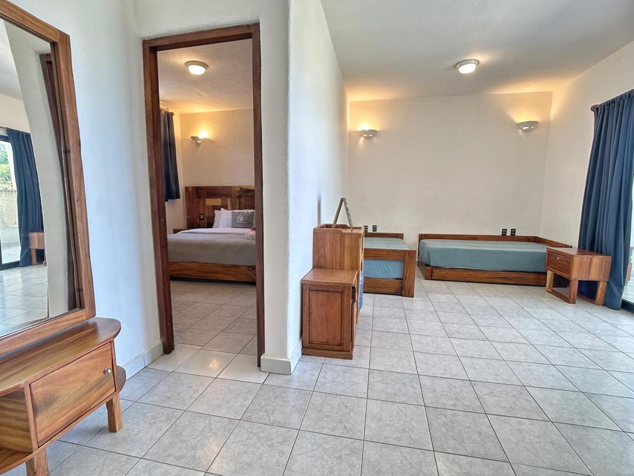 Hotel Tres Santos ตรอนโกเนส ภายนอก รูปภาพ
